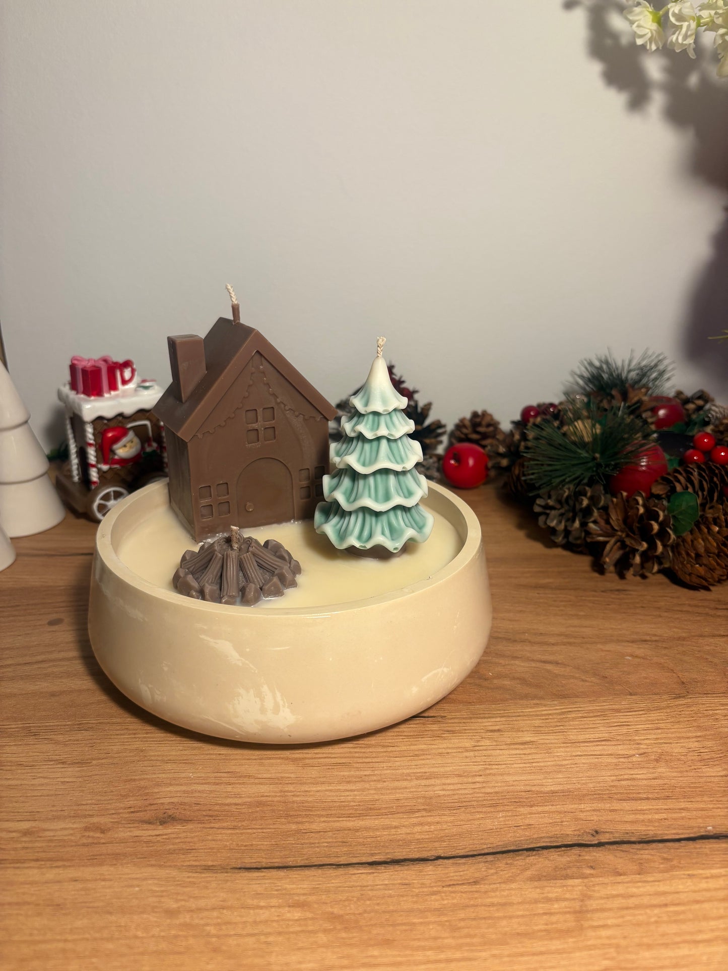 Gingerbread house Candle