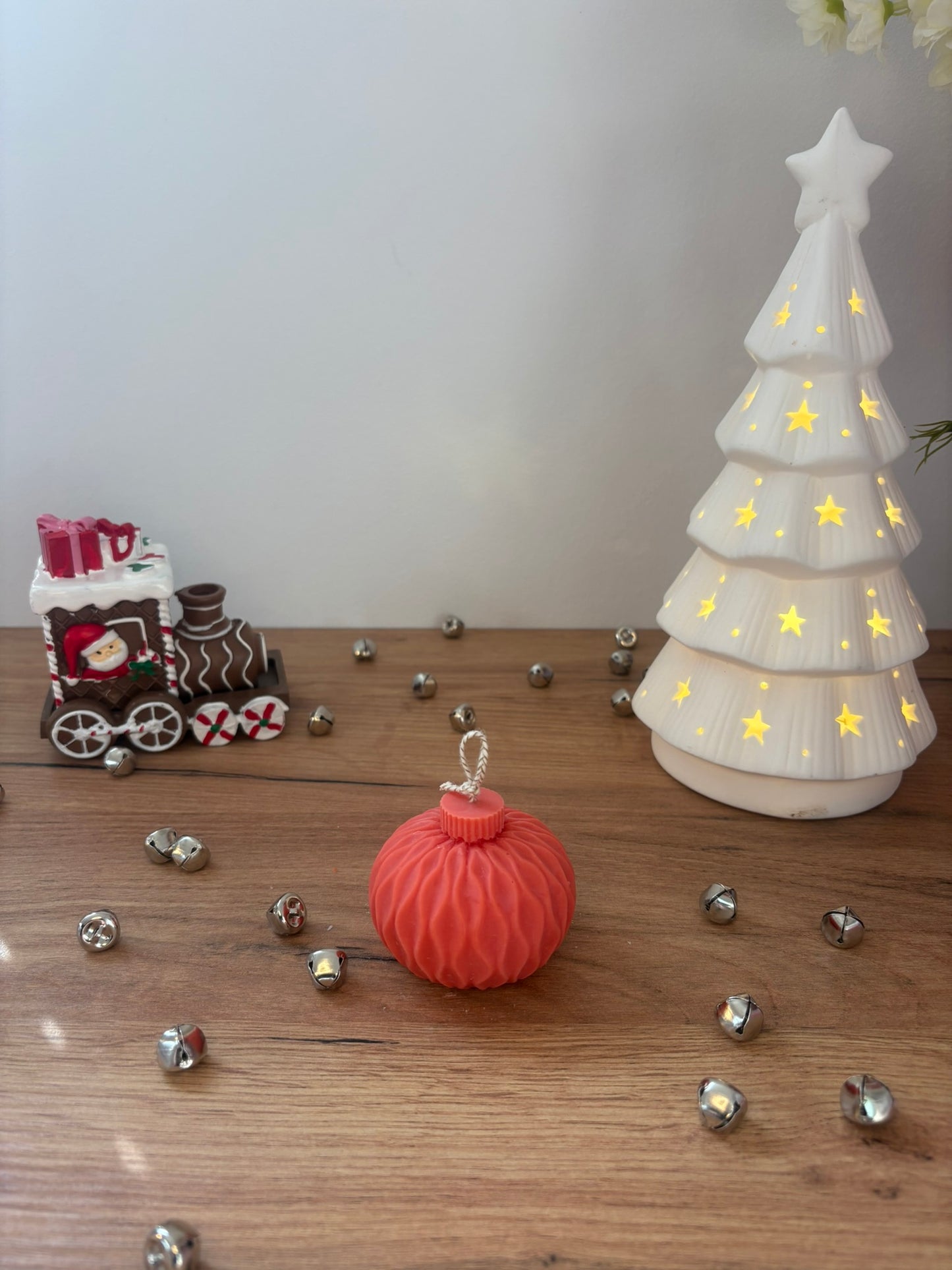 Christmas Wave Ornament Candle