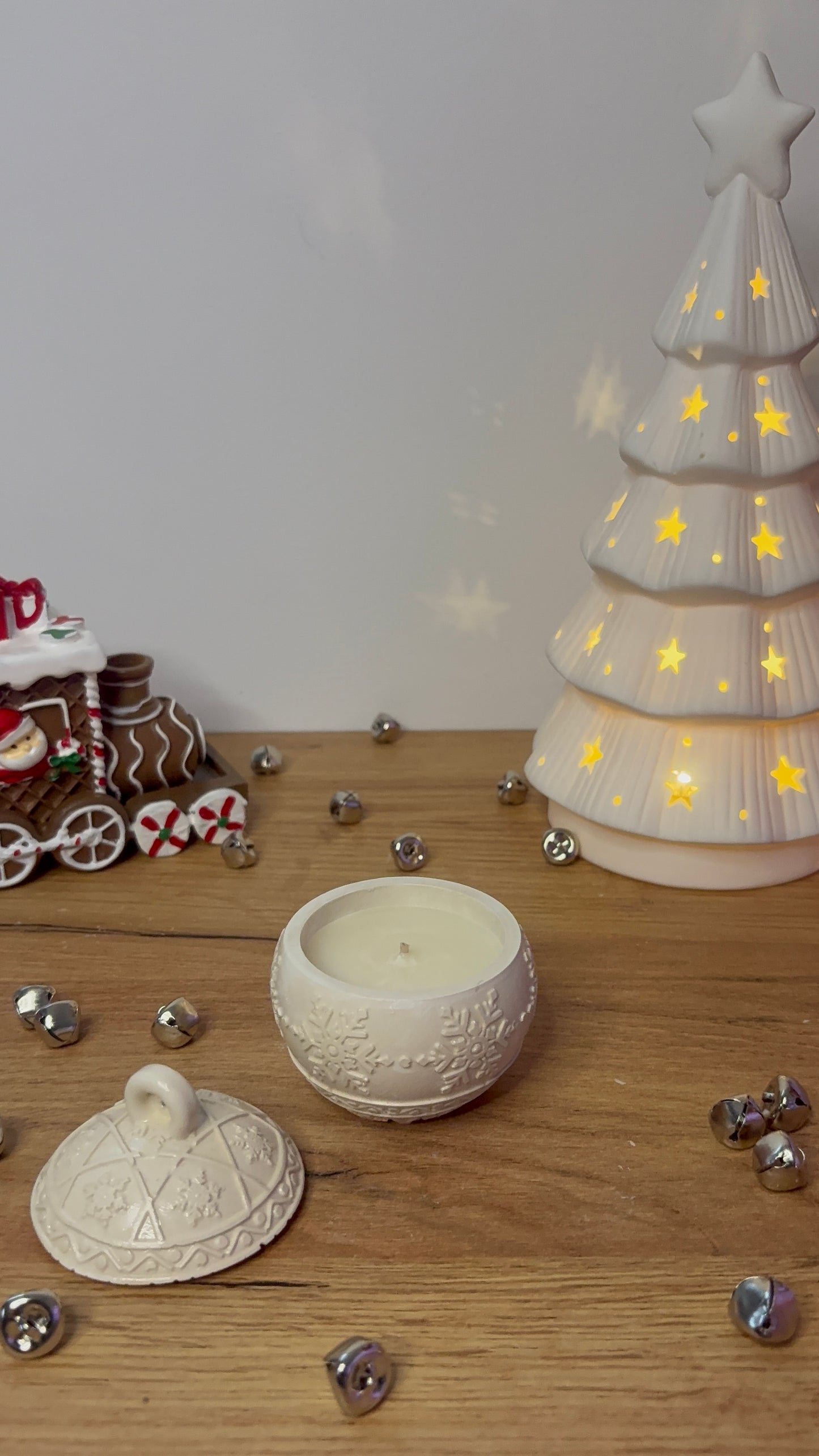 Snowflake Ornament Candle